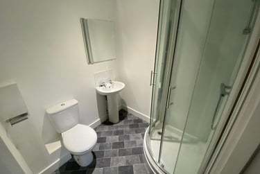 8 bed flat, 10 Kinterbury Street, City Centre, Plymouth, PL12DG - Image 7